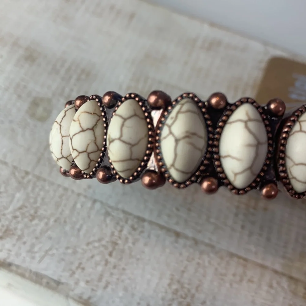 Southwestern Natural Stone Navajo Stretch Bracelet - Picture 4 of 5